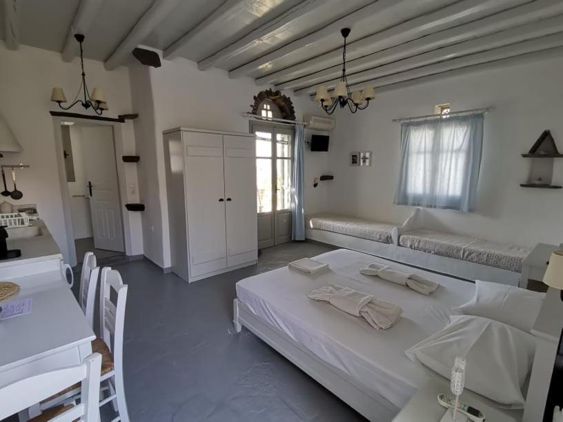 Elia Apartments Agios Romanos Eksteriør bilde