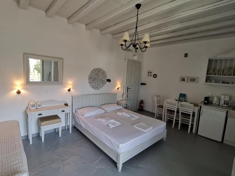 Elia Apartments Agios Romanos Eksteriør bilde