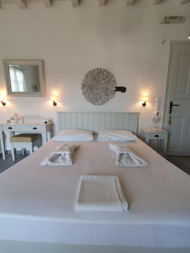 Elia Apartments Agios Romanos Eksteriør bilde