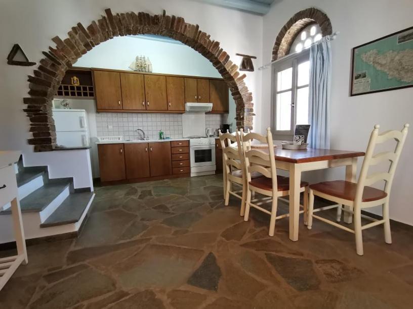 Elia Apartments Agios Romanos Eksteriør bilde