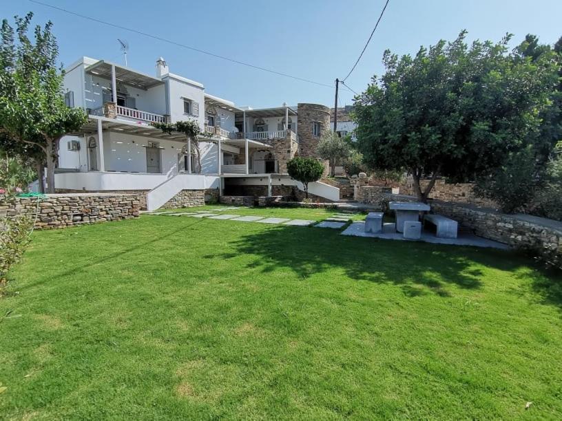 Elia Apartments Agios Romanos Eksteriør bilde