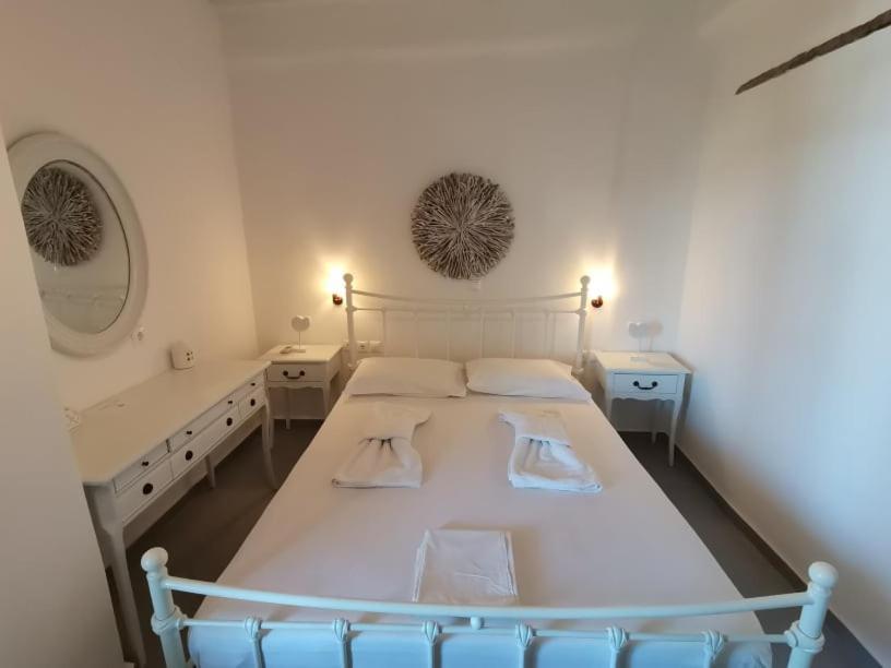 Elia Apartments Agios Romanos Eksteriør bilde